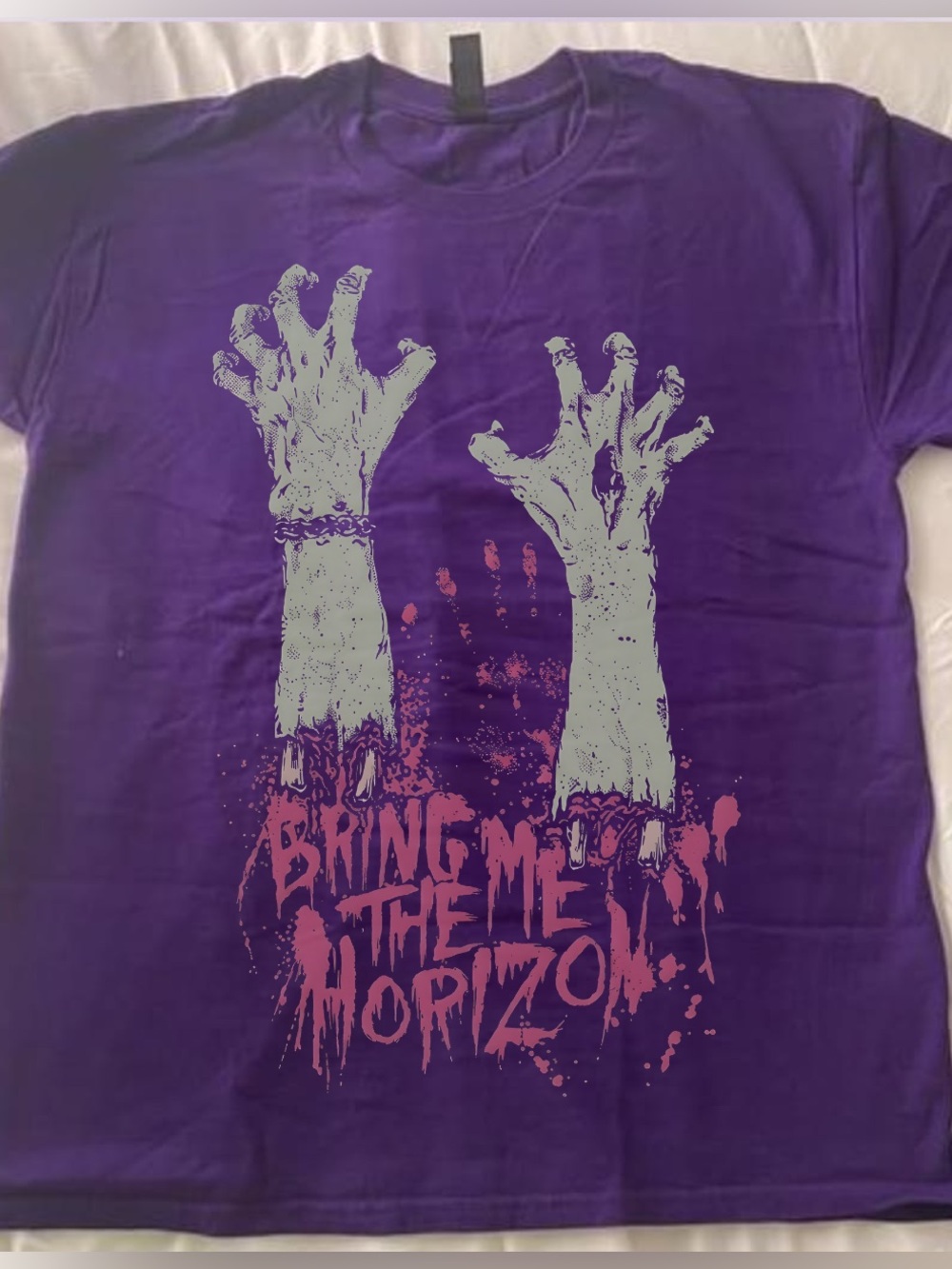 Gildan Unisex’s Purple “Bring me to horizon” Graphic Tee